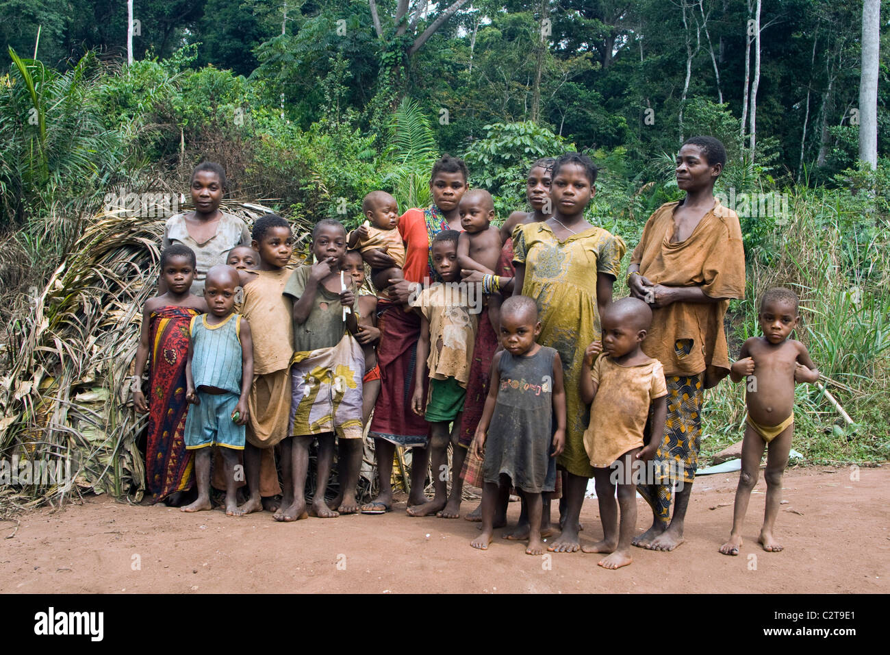 Pygmées dans la forêt, en République du Congo Banque D'Images