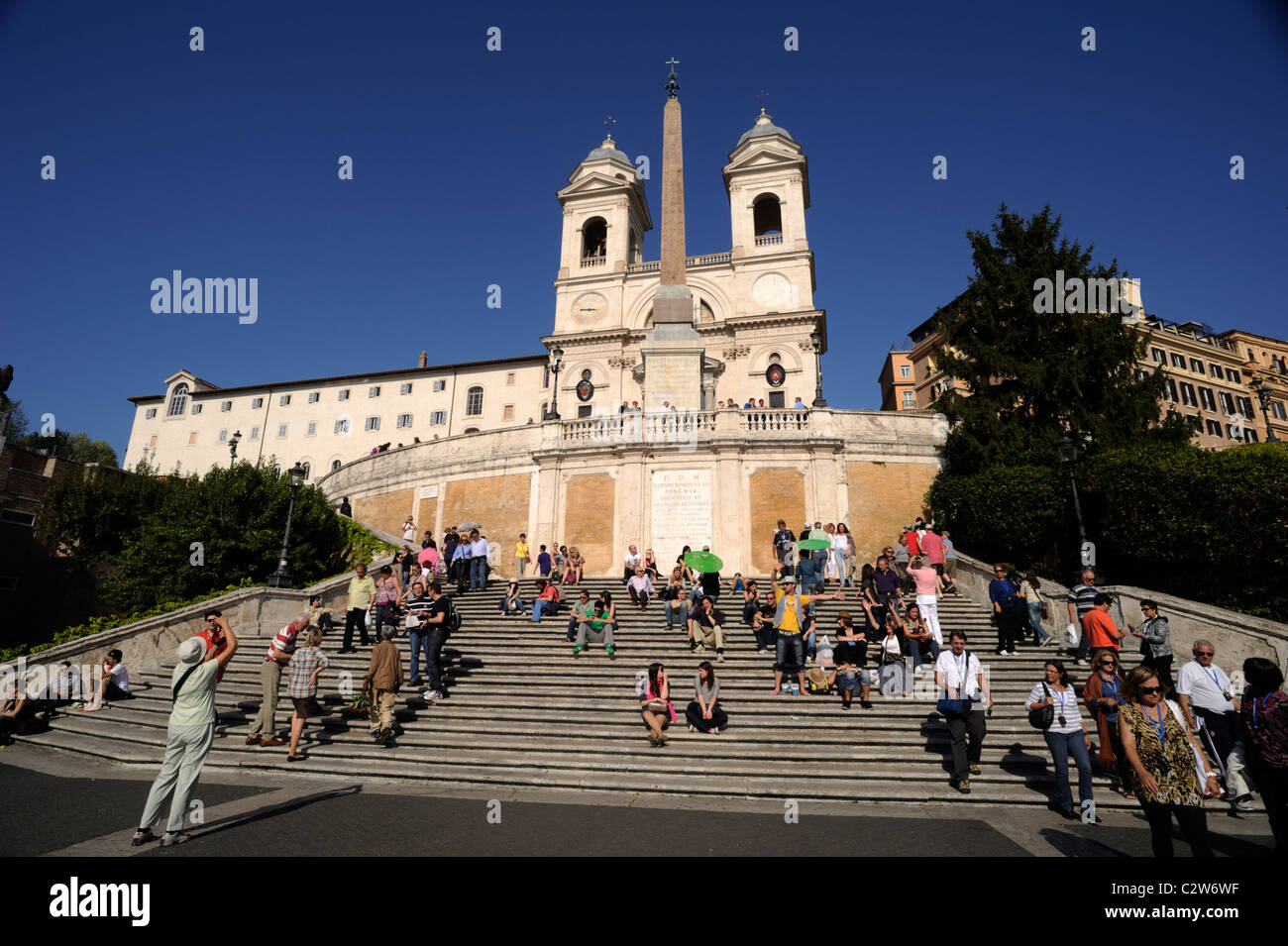 Italie, Rome, Piazza di Spagna, place d'Espagne et église de Trinità dei Monti Banque D'Images