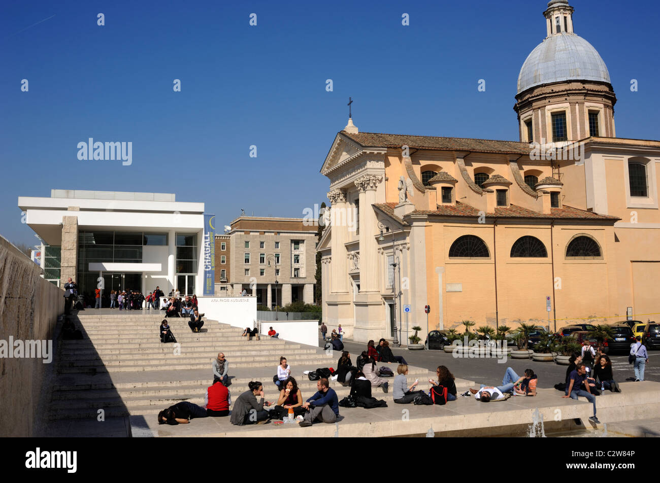 Italie, Rome, Ara Pacis et église de San Rocco Banque D'Images