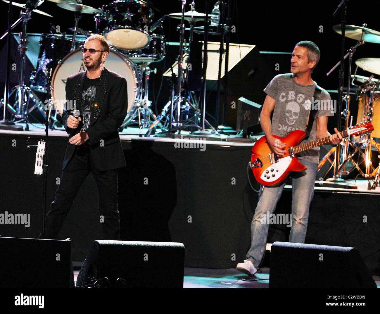 Ringo Starr et Billy Squier Ringo Starr et son All-Starr Band en concert au Radio City Music Hall de New York City, USA - Banque D'Images