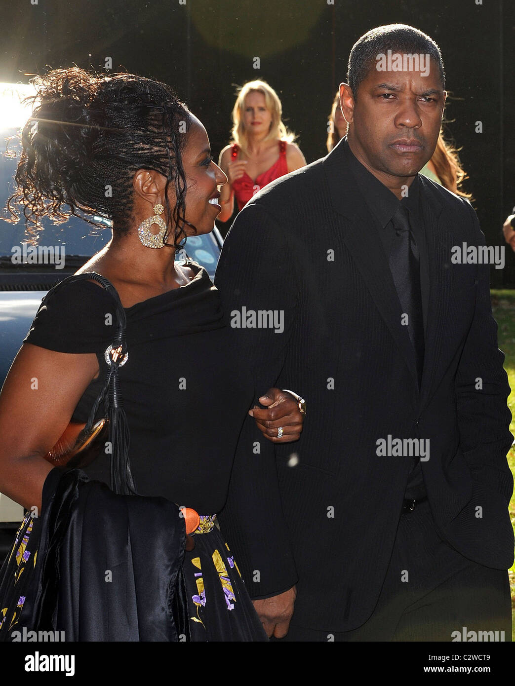Denzel Washington Et Pauletta Washington Pearson Le Diner D Anniversaire De Nelson Mandela A Tenu A Hyde Park Londres Angleterre Des Arrivees Photo Stock Alamy Denzel Washington Et Pauletta Washington Pearson Le Diner D Anniversaire De Nelson Mandela A Tenu A Hyde Park Londres Angleterre Des Arrivees Photo Stock Alamy