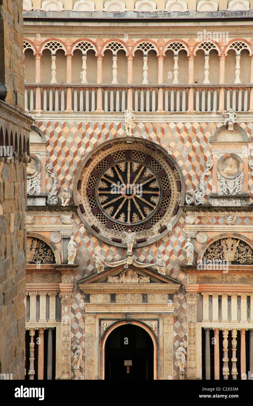 L'Italie, la Lombardie, la vieille ville de Bergame, Cappella Colleoni détail Banque D'Images