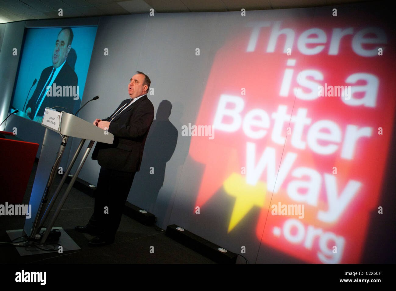 AYR, ROYAUME-UNI, AVRIL 20: Alex Salmond, chef du Parti national écossais (SNP) s'est adressé au STUC (Congrès de l'Union des métiers écossais) à Ayr le mercredi 20 avril 2011. (Photo © David Gordon) Banque D'Images