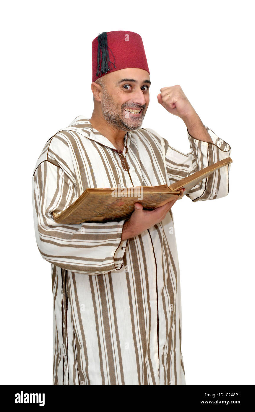 L'homme arabe avec de très vieux livre isolé dans White Banque D'Images