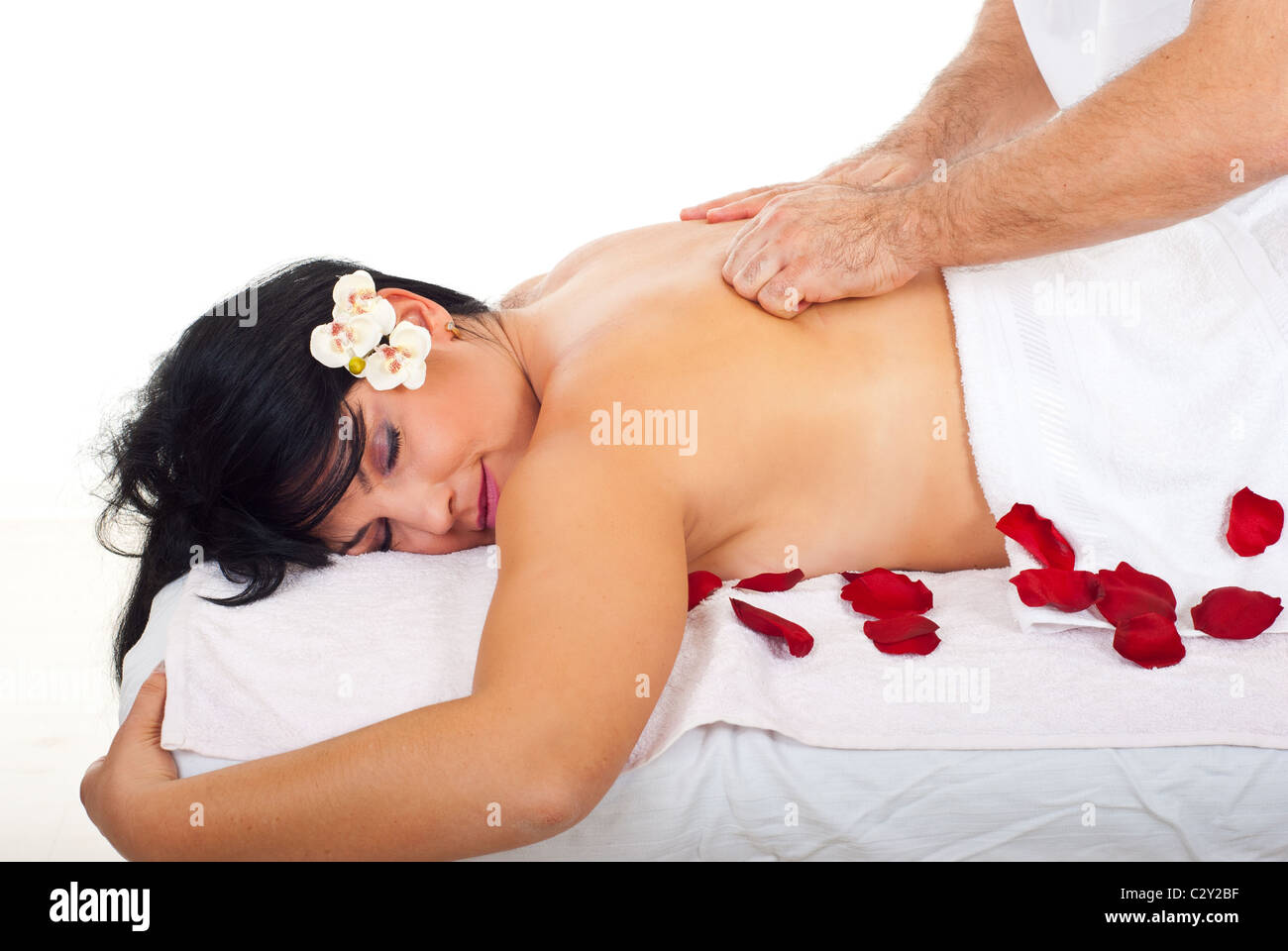 Utilisation Masseur massage friction à l'arrière type de femme à spa resort Banque D'Images