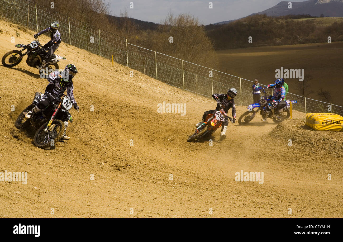 Course de motocross virage Sevlievo en Bulgarie Banque D'Images