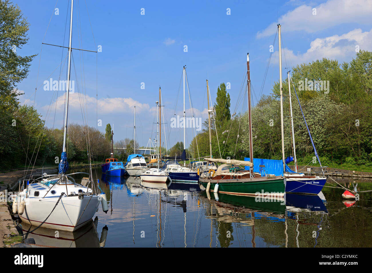 Spike Island Widnes yacht basin sur l'ancien canal St. Helens Sankey valley. Banque D'Images