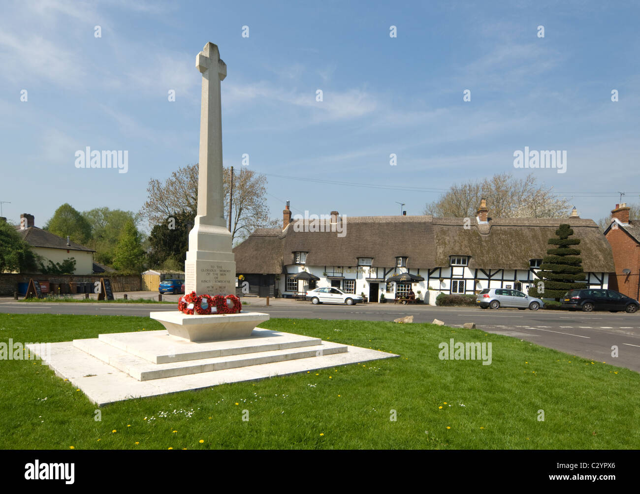 Vue sur le village pittoresque de vert Roi Somborne, Test Valley, Hampshire, Royaume-Uni Banque D'Images