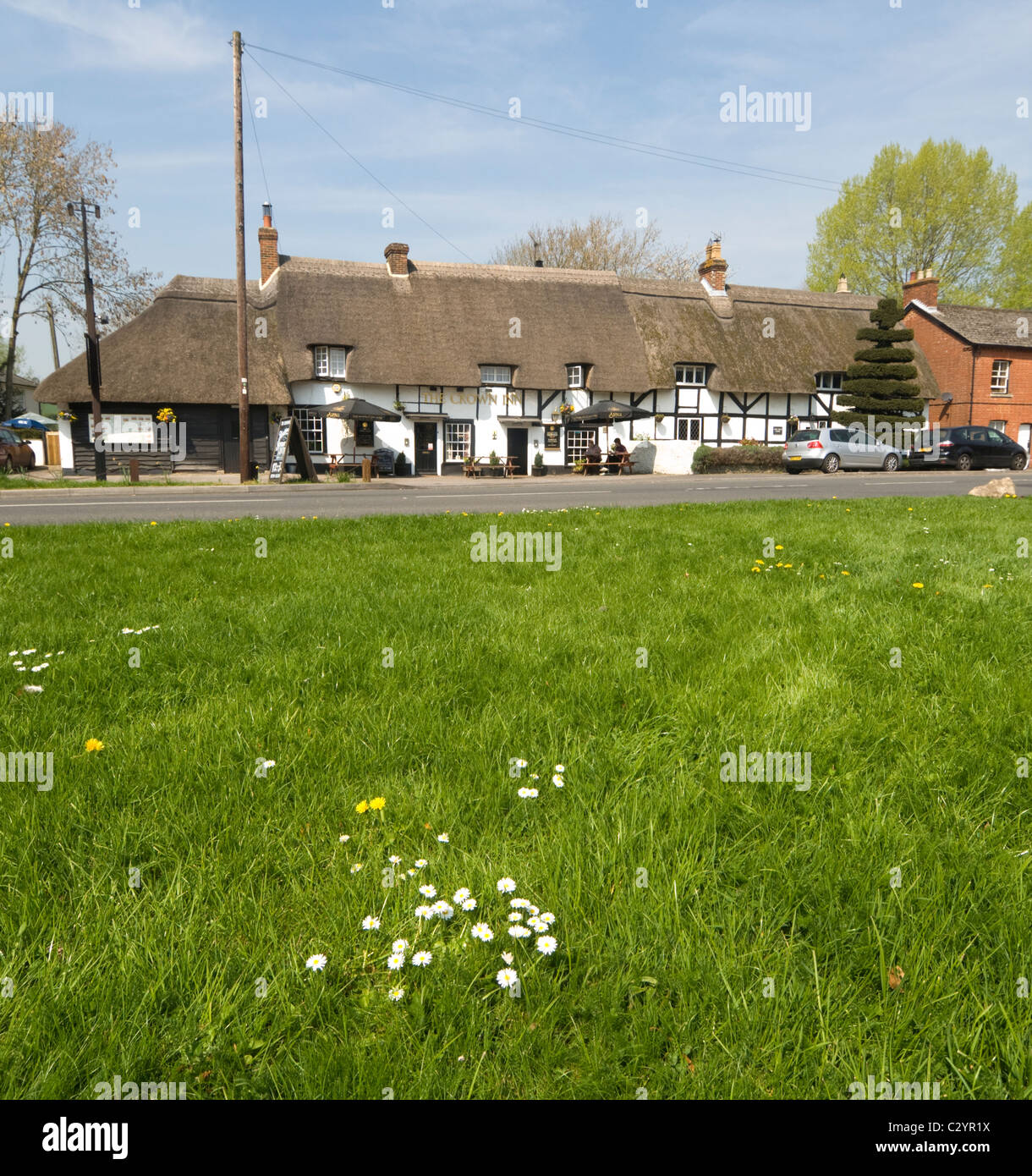 Voir l'historique de la Couronne pittoresque Inn Pub, King's Somborne, Test Valley, Hampshire, Royaume-Uni Banque D'Images