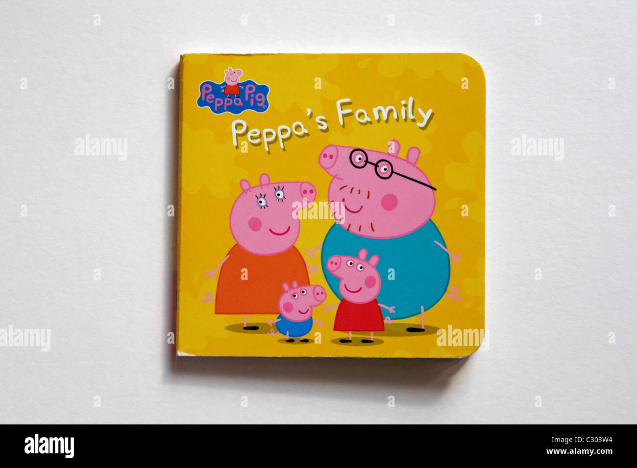 Peppa Pig Peppa's Family livre pour enfants isolé sur fond blanc Banque D'Images