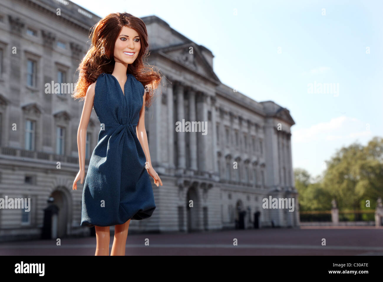 Kate Middleton, la Princesse Catherine, duchesse de Cambridge, poupée à l'extérieur de Buckingham Palace. Banque D'Images