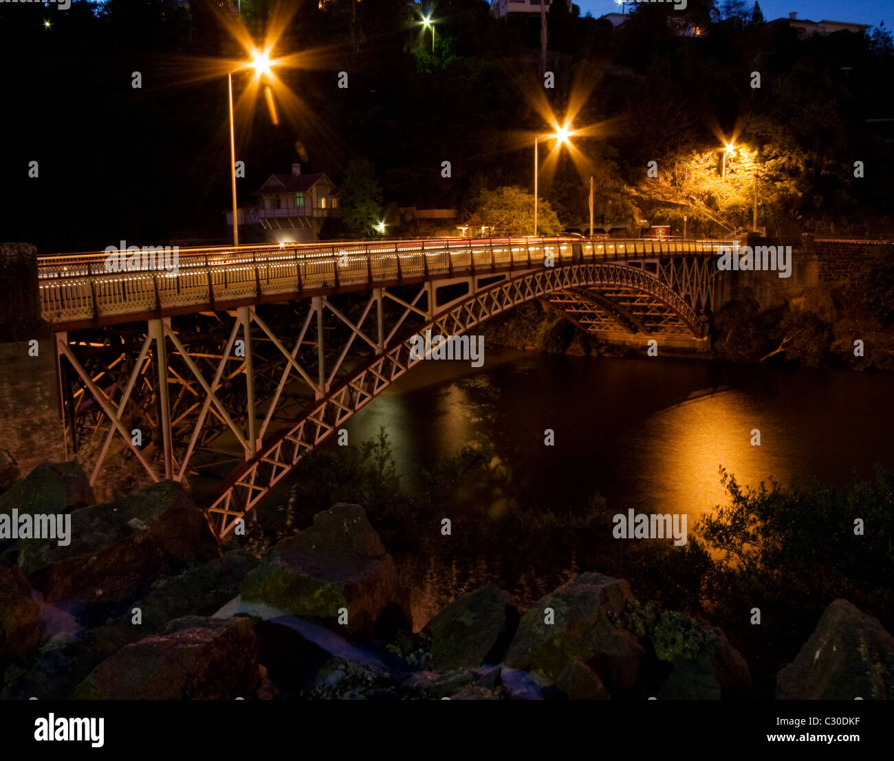 King's Bridge, Launceston, Tasmanie la nuit. Banque D'Images