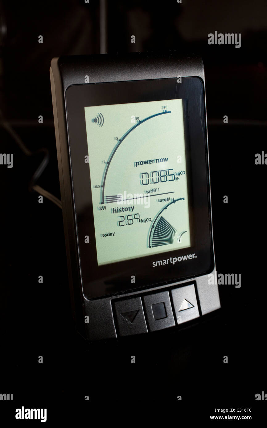 Compteur d'énergie intelligent sans fil pour afficher la consommation d'énergie en fonction du coût ou de la consommation électrique compteur intelligent royaume-uni Banque D'Images