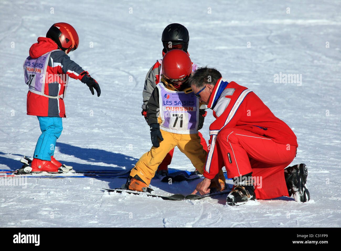 L'ÉCOLE FRANÇAISE DE SKI, ESF, cours pour débutants, maternelles, locations Banque D'Images