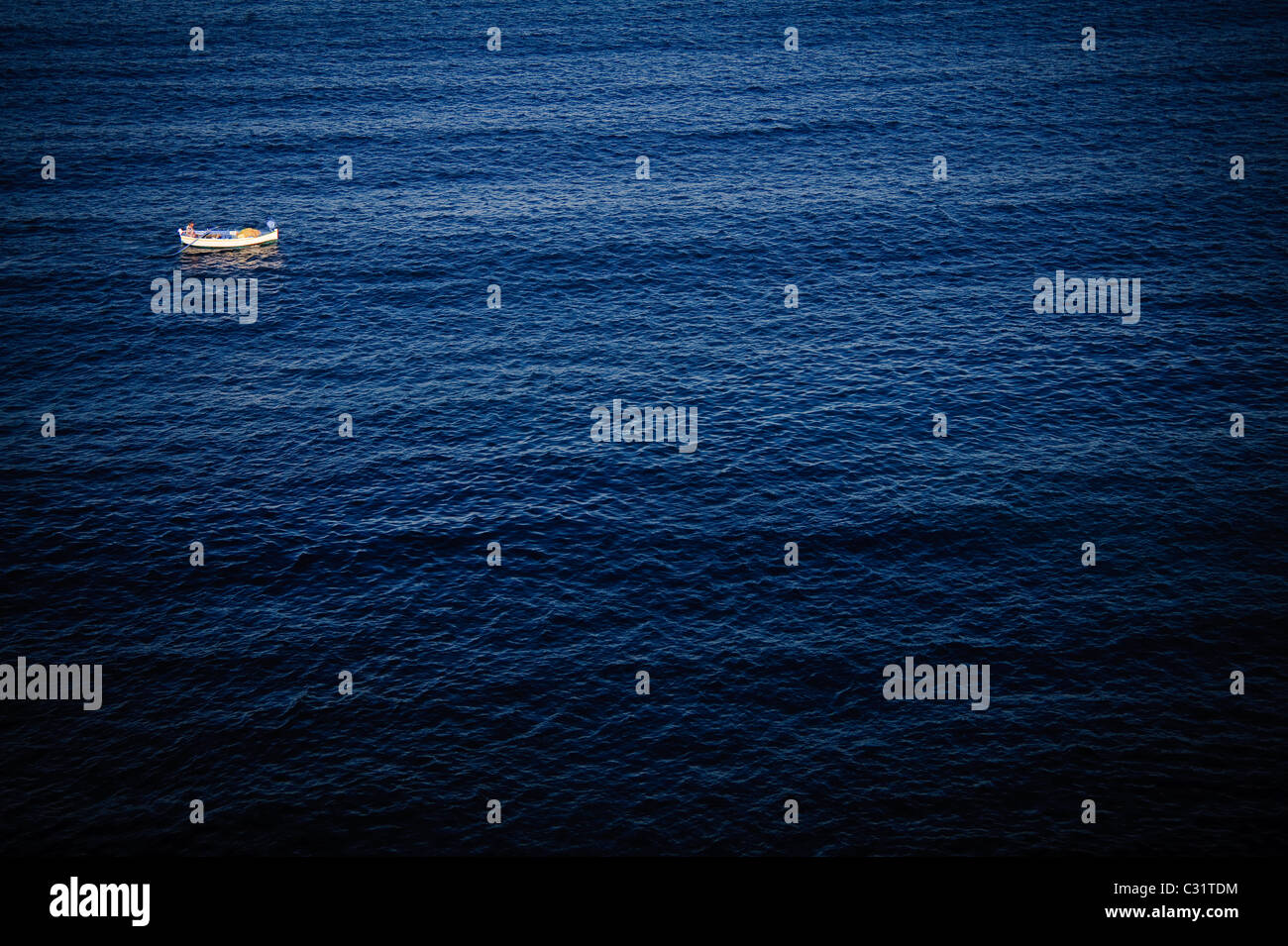 Vue sur la baie de Poros, Grèce Banque D'Images