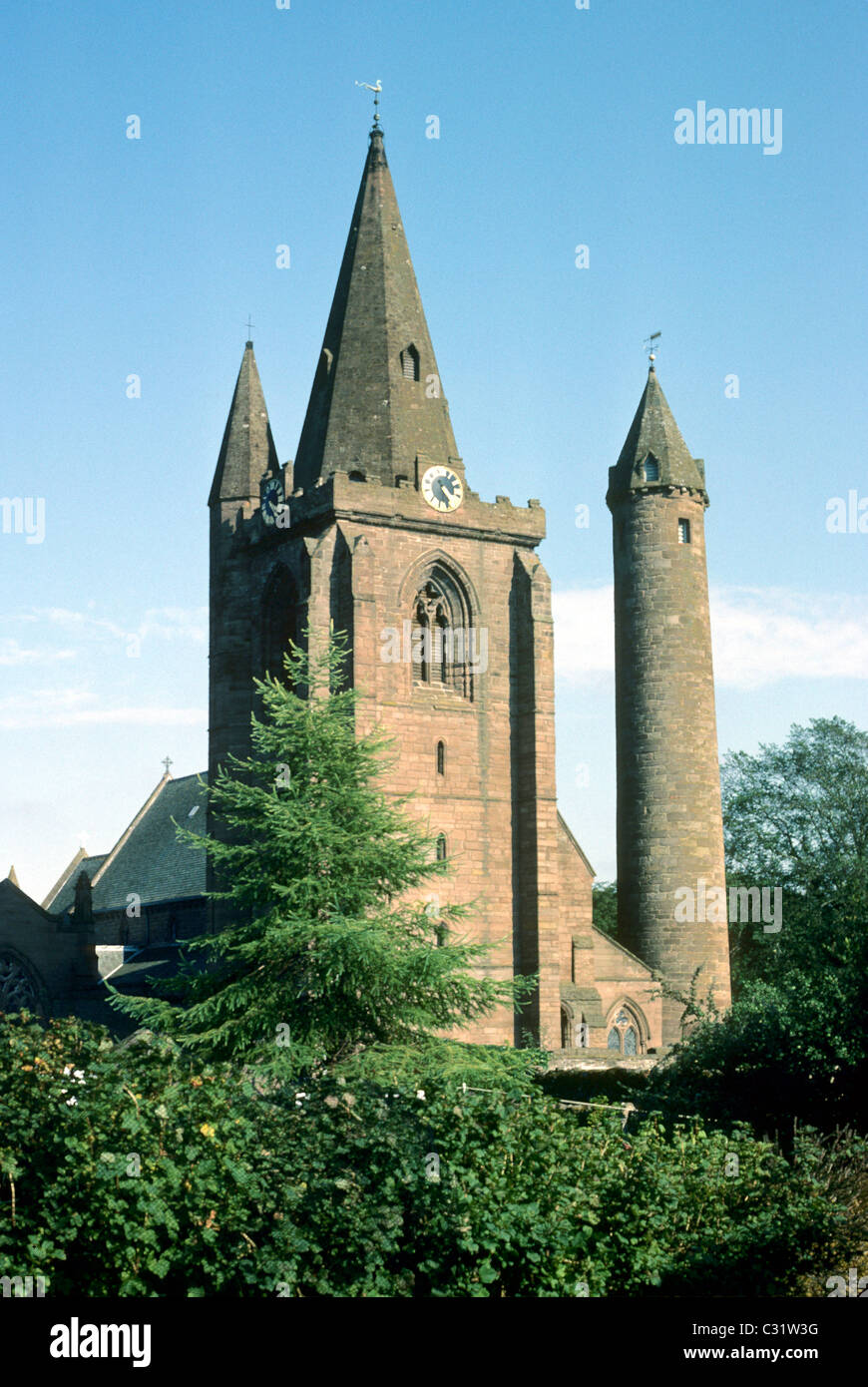 La cathédrale du 11ème siècle et Brechin Round Watch Tower, l'Écosse écossais de la région de Tayside cathédrales UK towers Banque D'Images