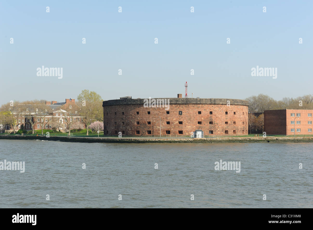 Château Williams à Governors Island a été construit dans le cadre de New York City's Harbour de défense juste avant la guerre de 1812. Banque D'Images