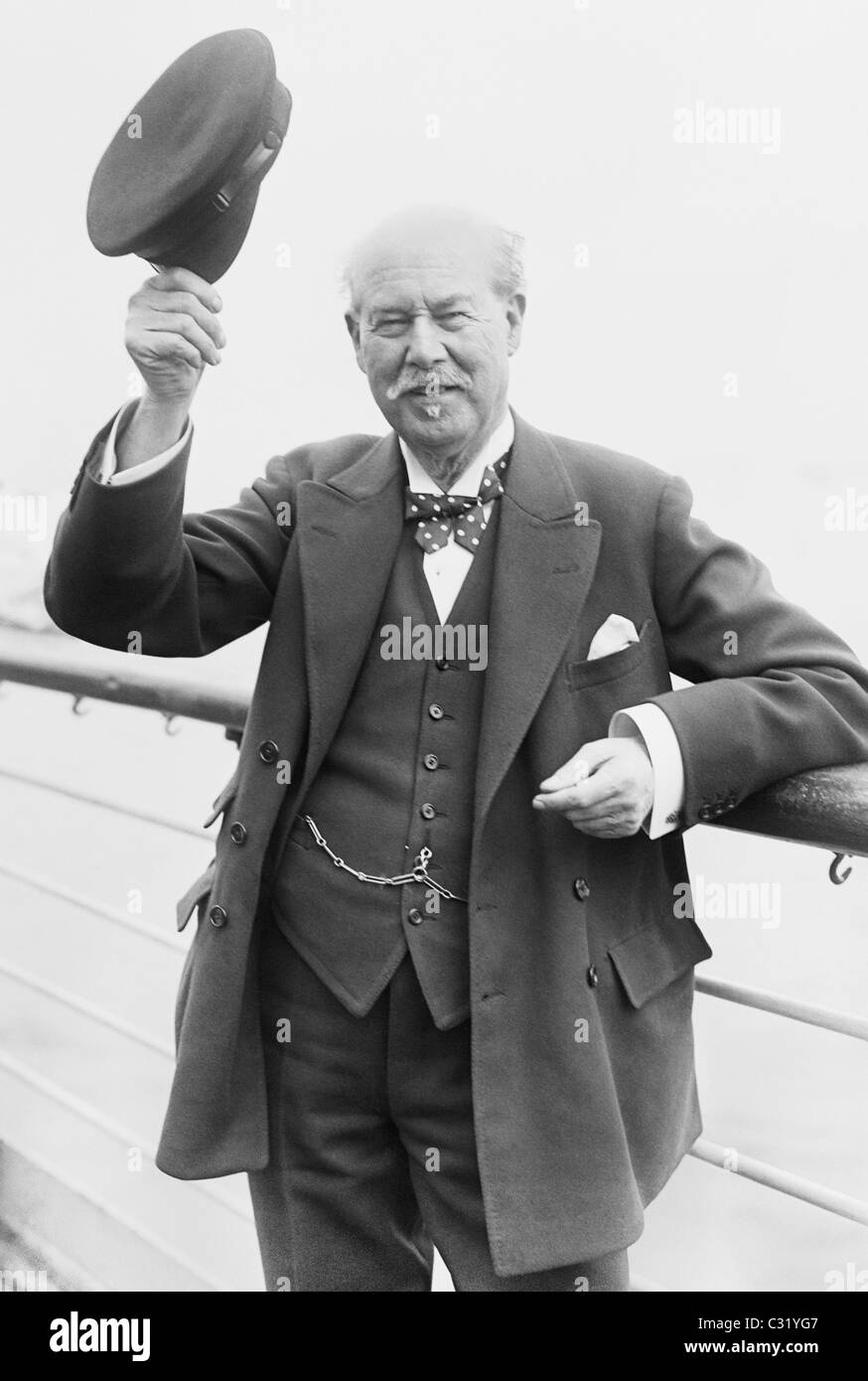 Photo vintage de l'homme d'affaires écossais Thomas Lipton (1848 - 1931) - créateur de la marque de thé Lipton. Banque D'Images