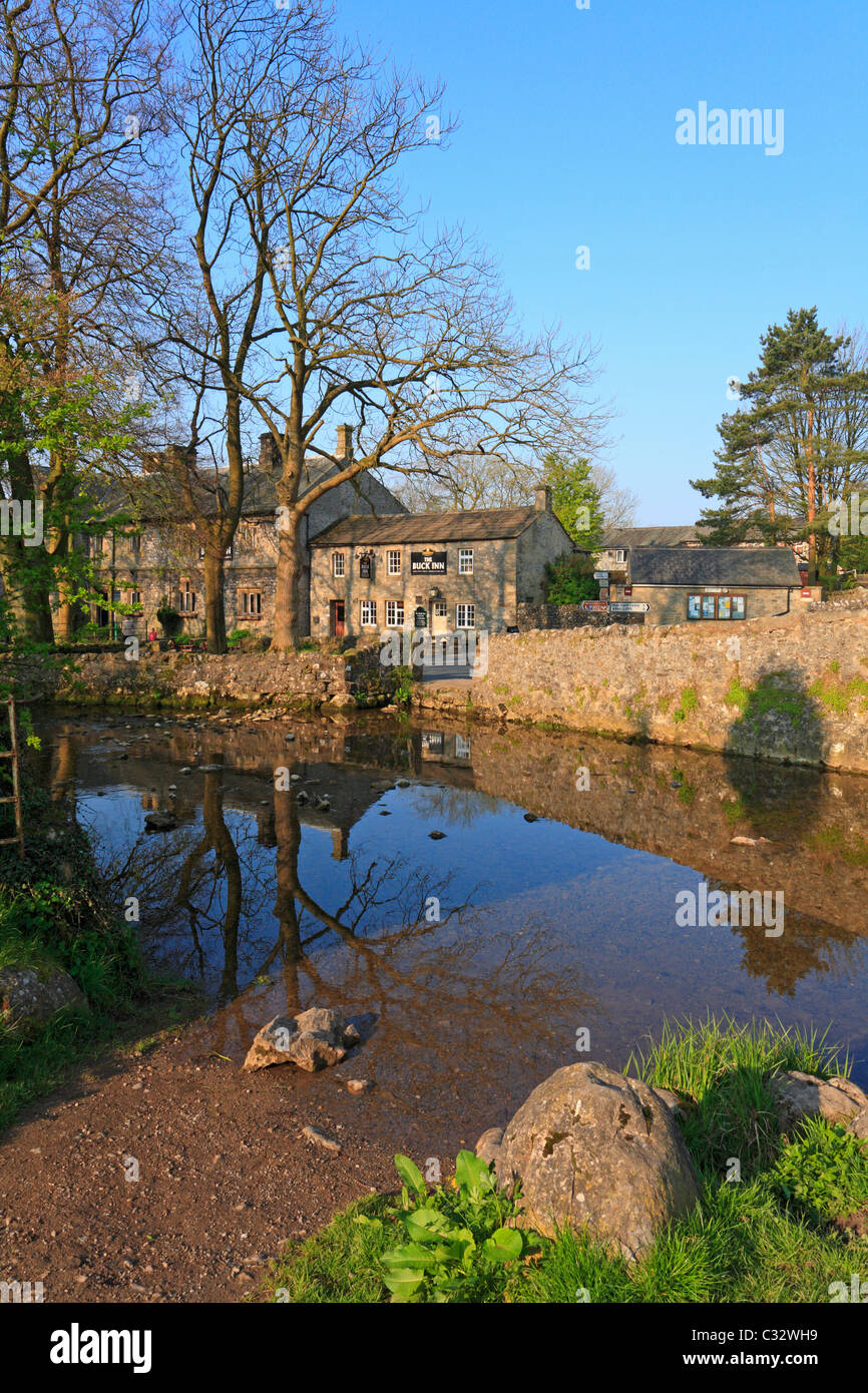 Malham Beck, Malham, Malhamdale, Yorkshire du Nord, Yorkshire Dales National Park, England, UK. Banque D'Images