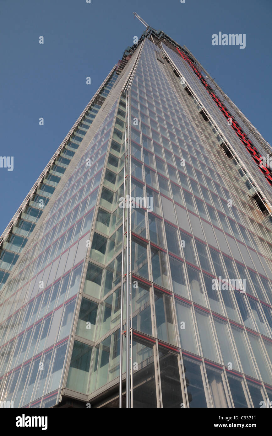 Le Shard London Bridge (Pont de Londres Tower/tesson de verre) en construction (avril 2011) vue de St Thomas Street. Banque D'Images