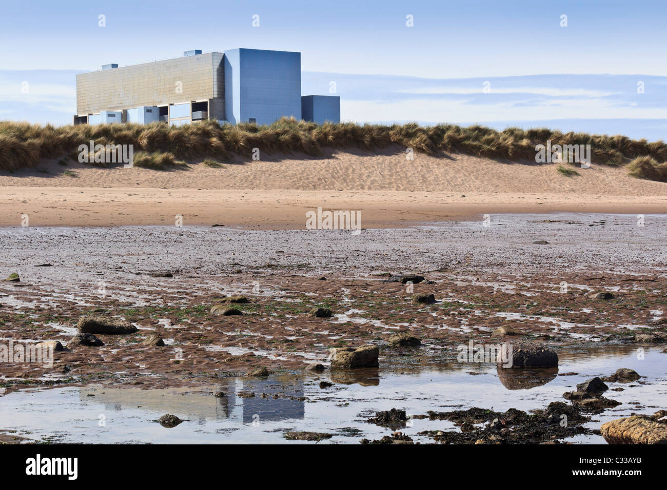 Lits jumeaux Torness Advanced Gas Cooled Reactor nuclear power station, East Lothian, Écosse - de l'énergie atomique par la plage Banque D'Images Lits jumeaux Torness Advanced Gas Cooled Reactor nuclear power station, East Lothian, Écosse - de l'énergie atomique par la plage Banque D'Images