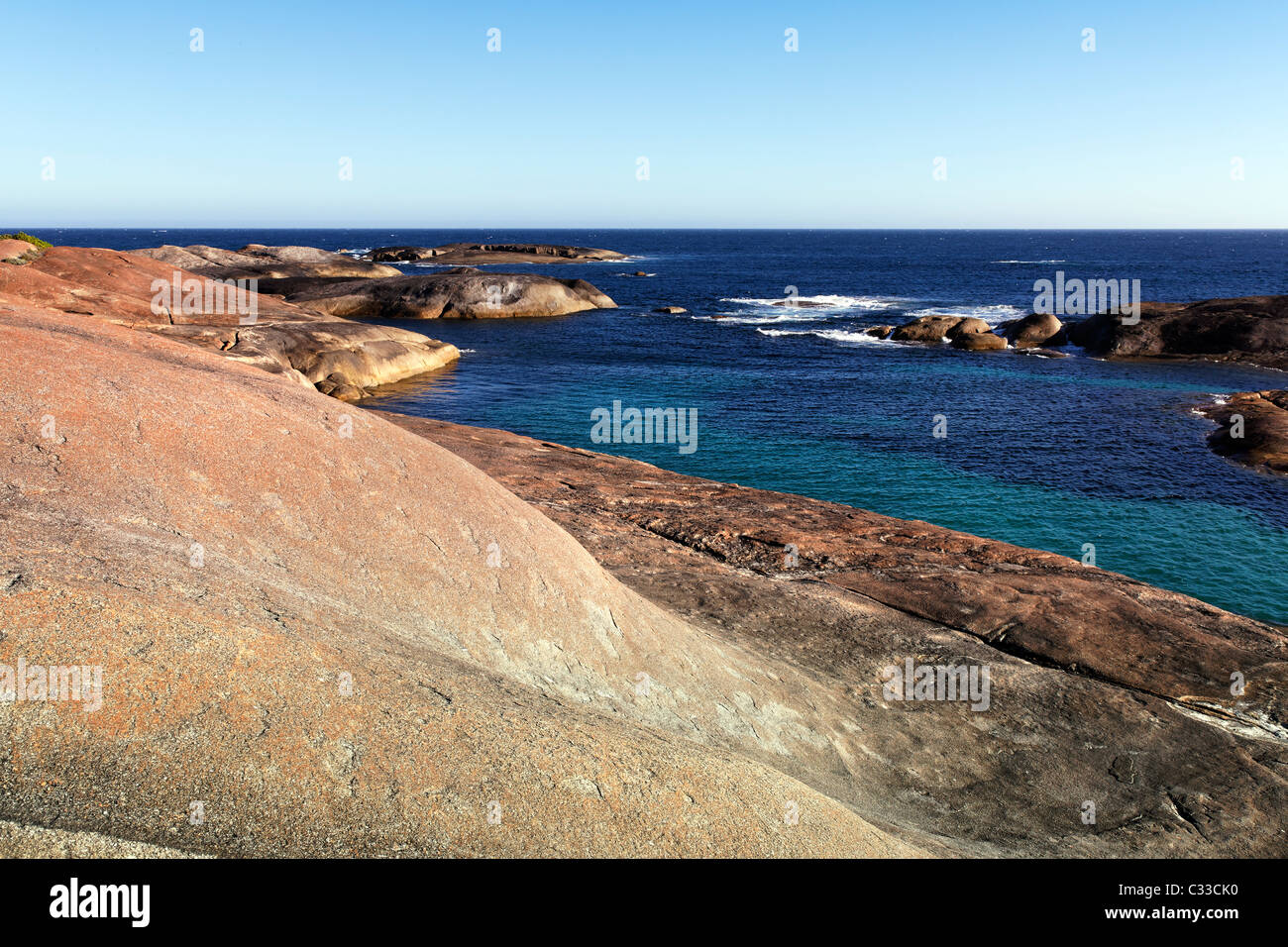 Pierre de granit littoral entre Elephant Rocks et les Verts piscine près de Danemark, William Bay National Park, le sud-ouest de l'Australie Banque D'Images