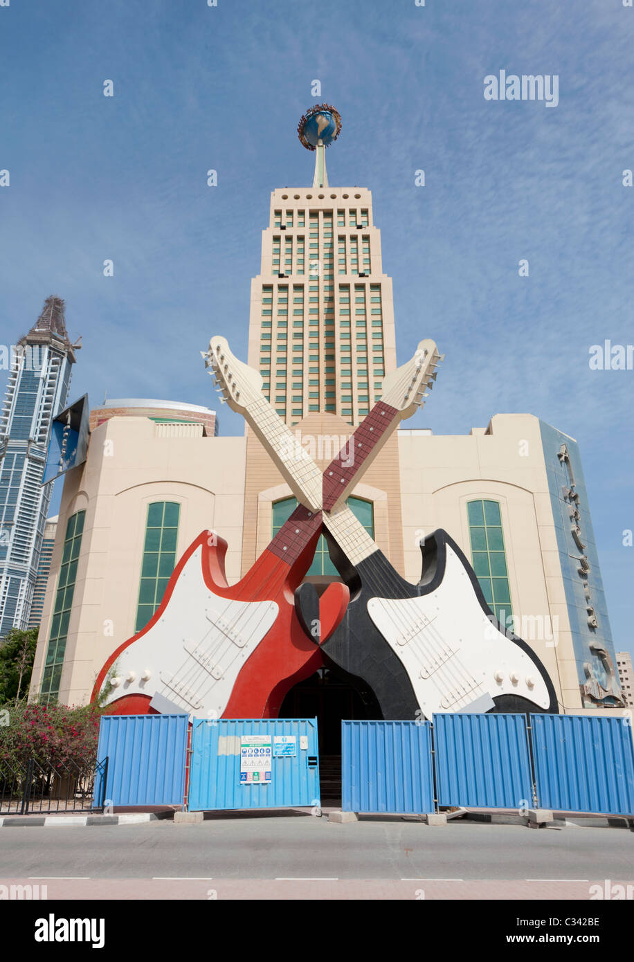 L'extérieur de l'ancienne discothèque Hard Rock Cafe et le bar fermé en raison de la crise financière à Dubaï Émirats Arabes Unis ÉMIRATS ARABES UNIS Banque D'Images