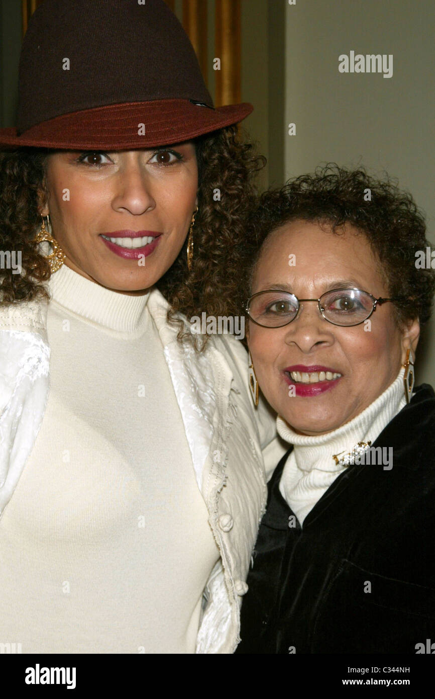 Tamara tunie evelyn hawkins tunie Banque de photographies et d’images à haute résolution Alamy