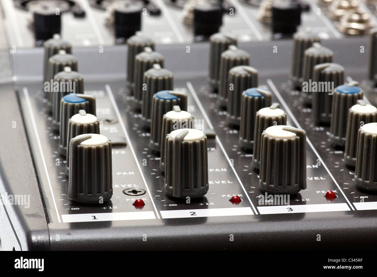 L'équipement audio pour la lecture de l'enregistrement sonore studio Banque D'Images