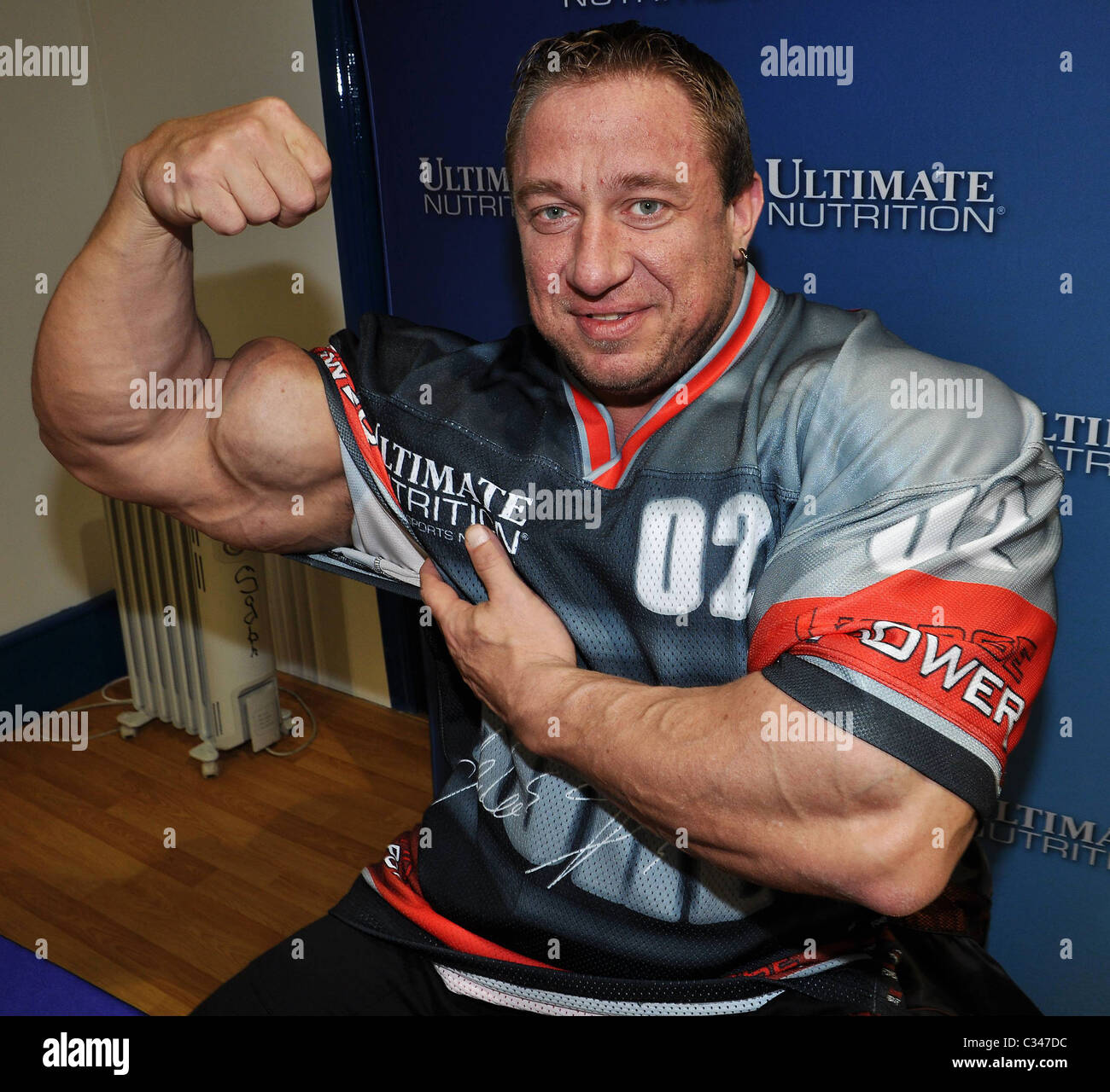 Bodybuilder professionnel allemand Markus Ruhl favorise l 'ultime' à la