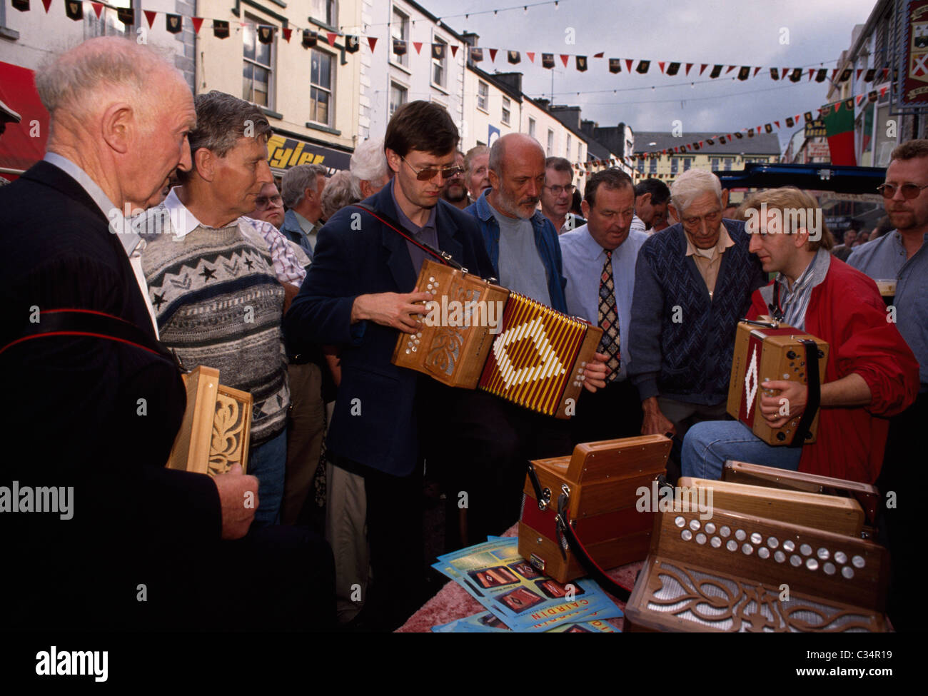 Co Mayo,Ireland;Personnes jouant de la musique traditionnelle irlandaise dans le Fleadh Ceoil Banque D'Images