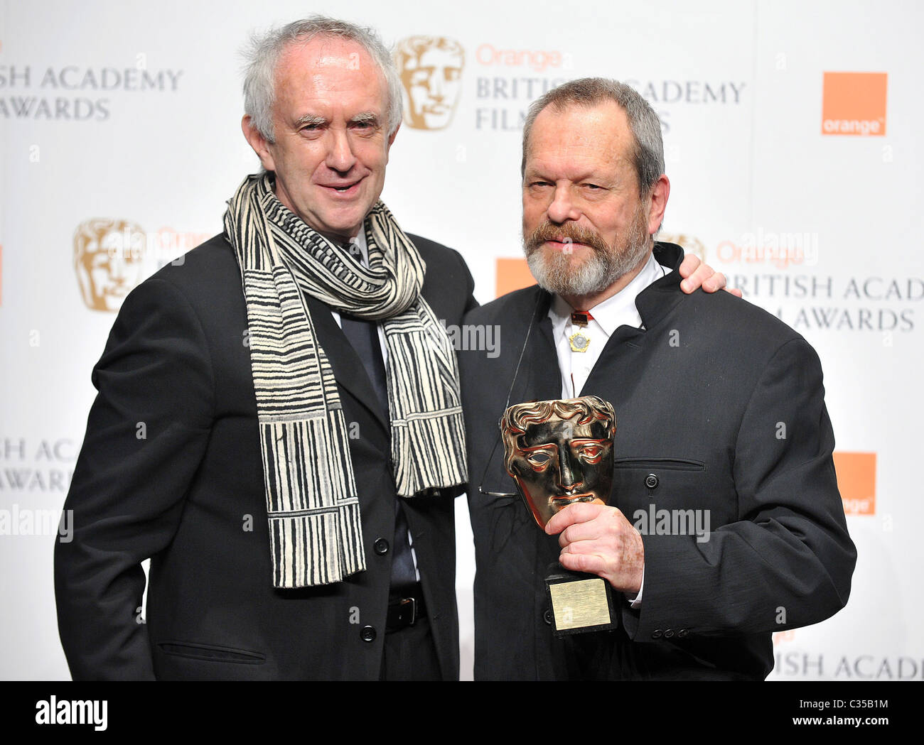 Terry Gilliam et Jonathan Pryce l'Orange British Academy Film Awards 2009 - Salle de presse - Londres, Angleterre - 08.02.09 : Banque D'Images