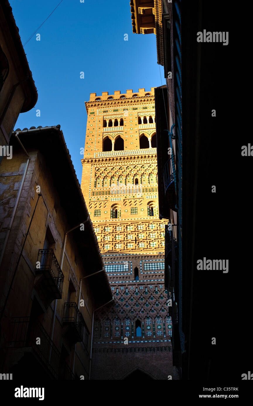 Torre del Salvador à Teruel Espagne au coucher du soleil Banque D'Images