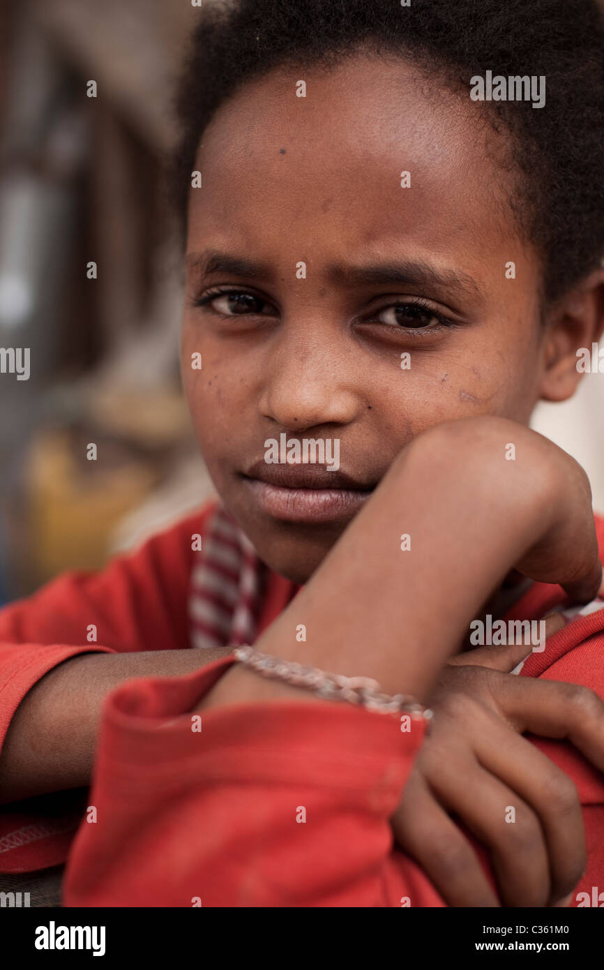 Portrait d'une jeune fille - la vieille ville de Harar, Ethiopie, Afrique Banque D'Images