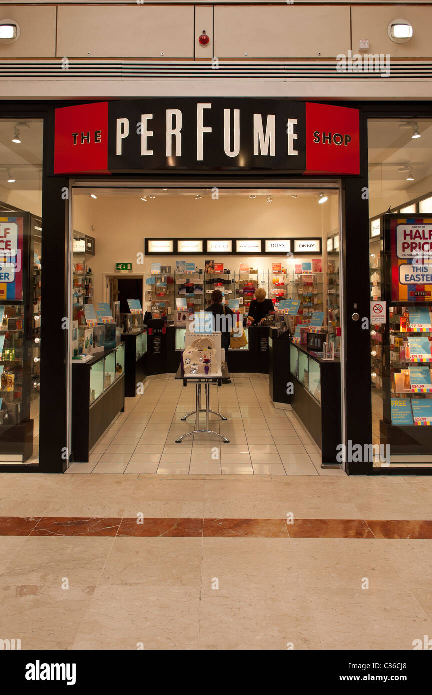 Le parfum en boutique dans le centre de Grafton ( centre commercial intérieur ) en , , Angleterre , Angleterre , Royaume-Uni Banque D'Images