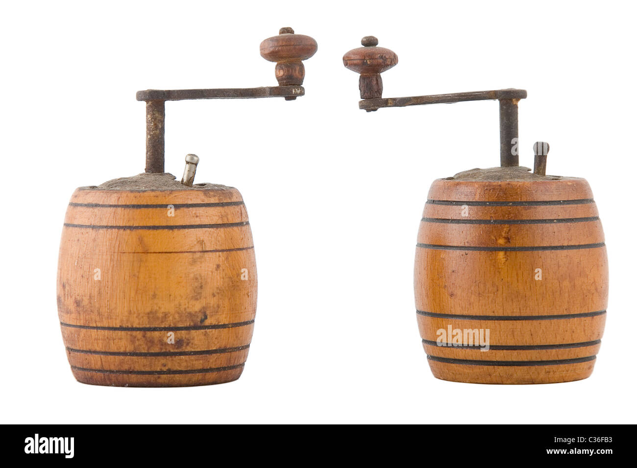 Deux vintage brown grinder en bois, faite, sur fond blanc Banque D'Images