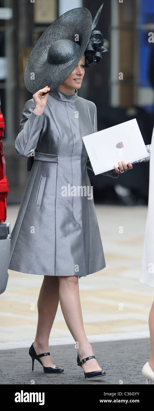 Zara Phillips assiste à la mariage du Prince William et Kate Catherine Middleton à l'abbaye de Westminster. Banque D'Images