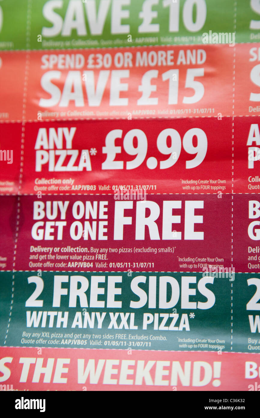 Un gros plan d'un menu à emporter pizza England UK Banque D'Images
