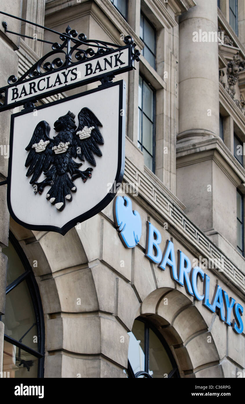 Signe de la Barclays Bank - London Street London panorama Banque D'Images