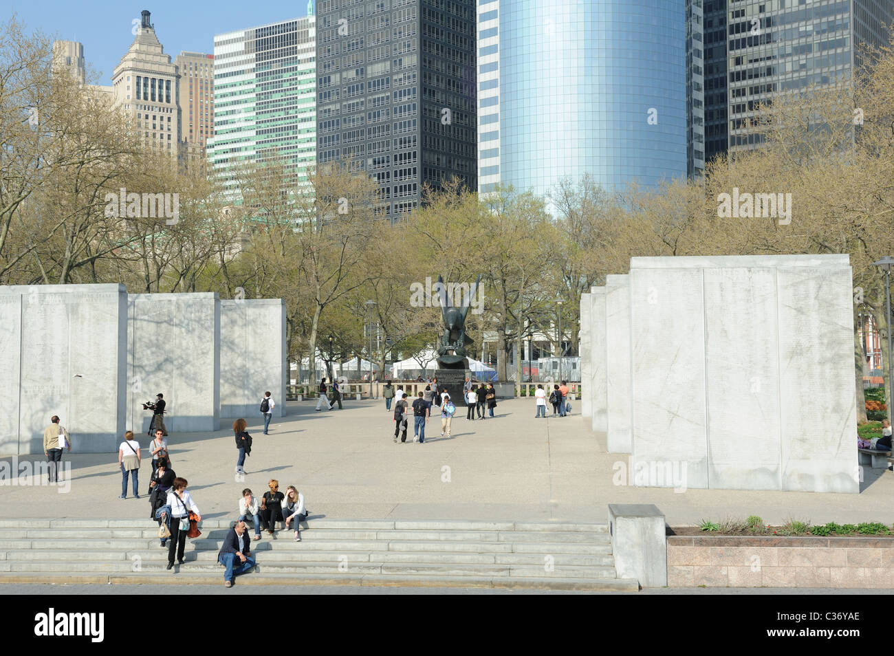 Un monument commémoratif de la Seconde Guerre mondiale dans la région de Battery Park à l'extrémité sud de Manhattan honore les militaires qui sont morts sur l'océan Atlantique. Banque D'Images