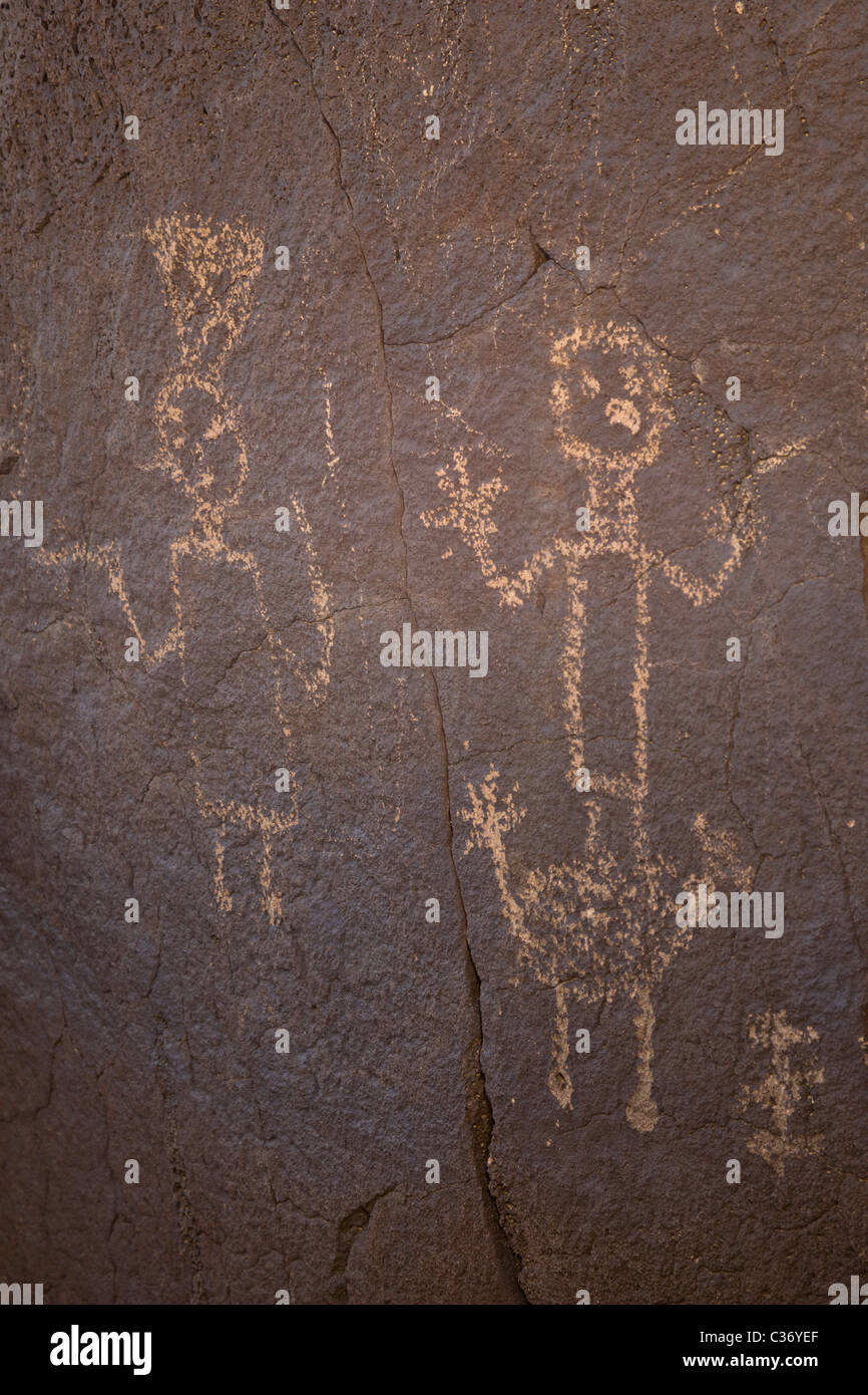 Rio Grande figure humaine Style petroglyphs in Boca Negra Canyon à Petroglyph National Monument, Albuquerque, Nouveau Mexique, USA. Banque D'Images