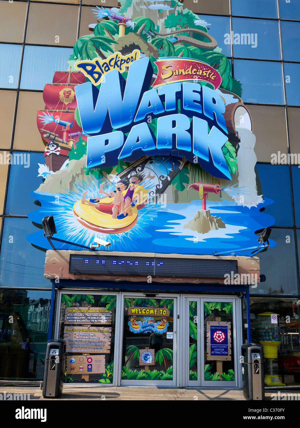 Entrée du Sandcastle Waterpark South Beach Blackpool Lancashire UK Banque D'Images