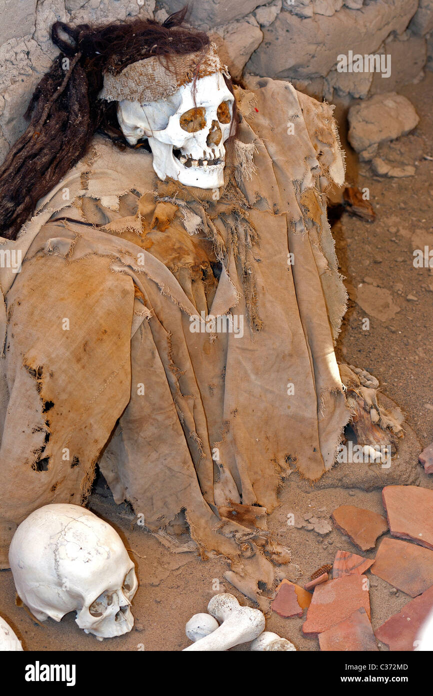 Les gens de Nazca, près de maman, Nazca Pérou, Chauchilla cemetery, à partir d'environ 200 AD Banque D'Images
