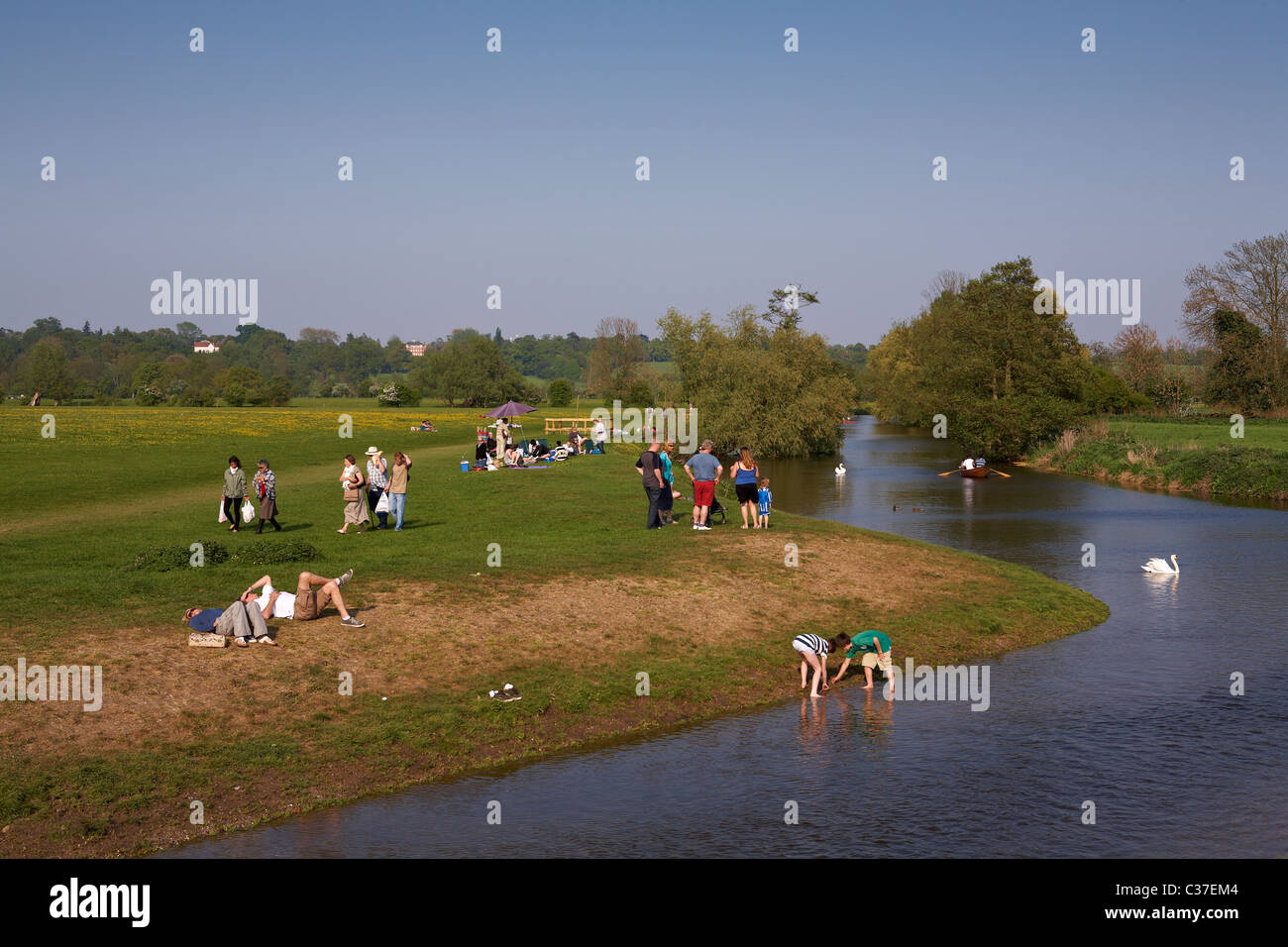Rivière Stour Essex Dedham Frontières Suffolk Printemps Easter Bank Holiday 2011 Banque D'Images