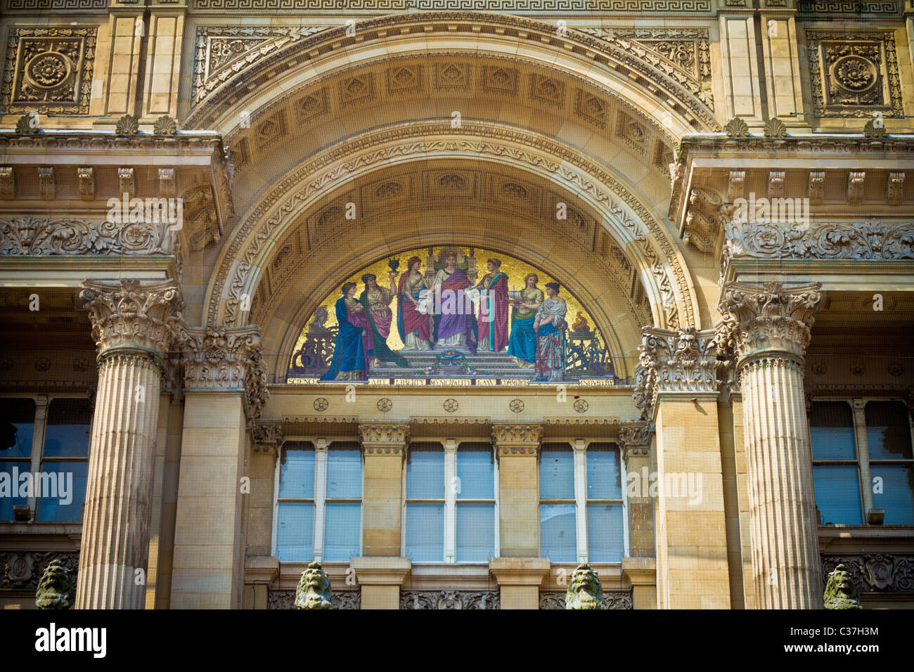 Avant de la chambre du conseil de ville de Birmingham, Square Victoria. Construit entre 1874 et 1879, conçu par Yeoville Thomason Banque D'Images