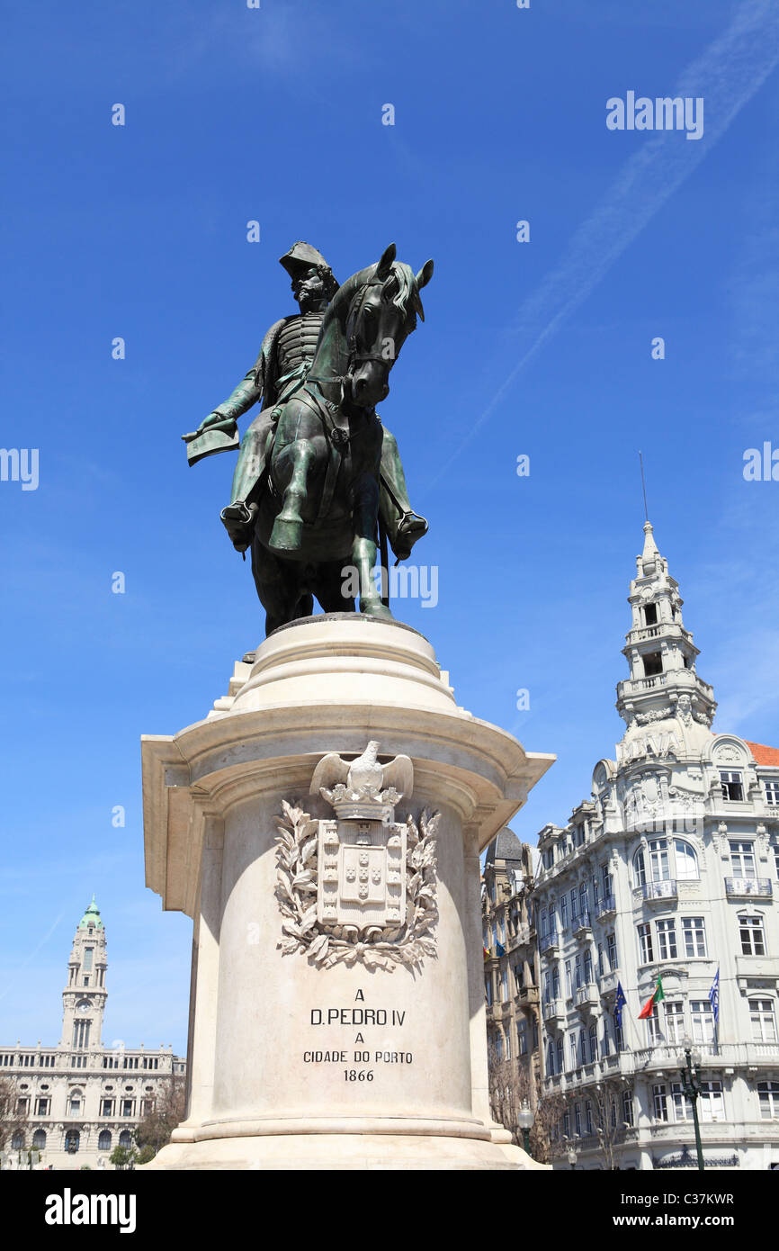 Le monument au roi Dom Pedro IV (1798 à 1834) à Praça da Liberdade (Place de la Liberté) à Porto, Portugal. Banque D'Images