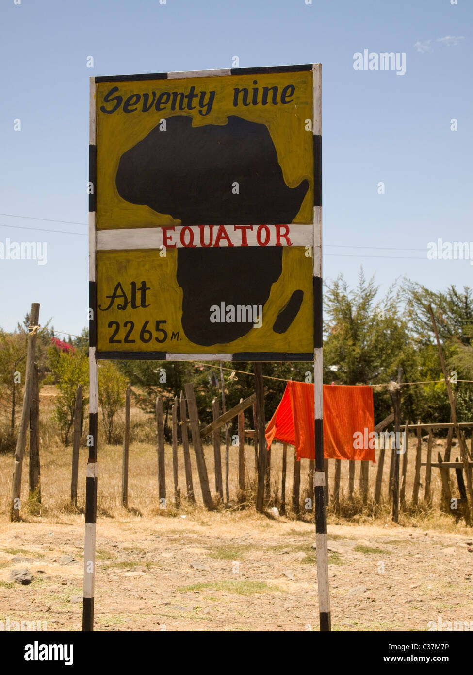 Ligne de l'Équateur signpost, Kenya, Afrique de l'Est Banque D'Images Ligne de l'Équateur signpost, Kenya, Afrique de l'Est Banque D'Images