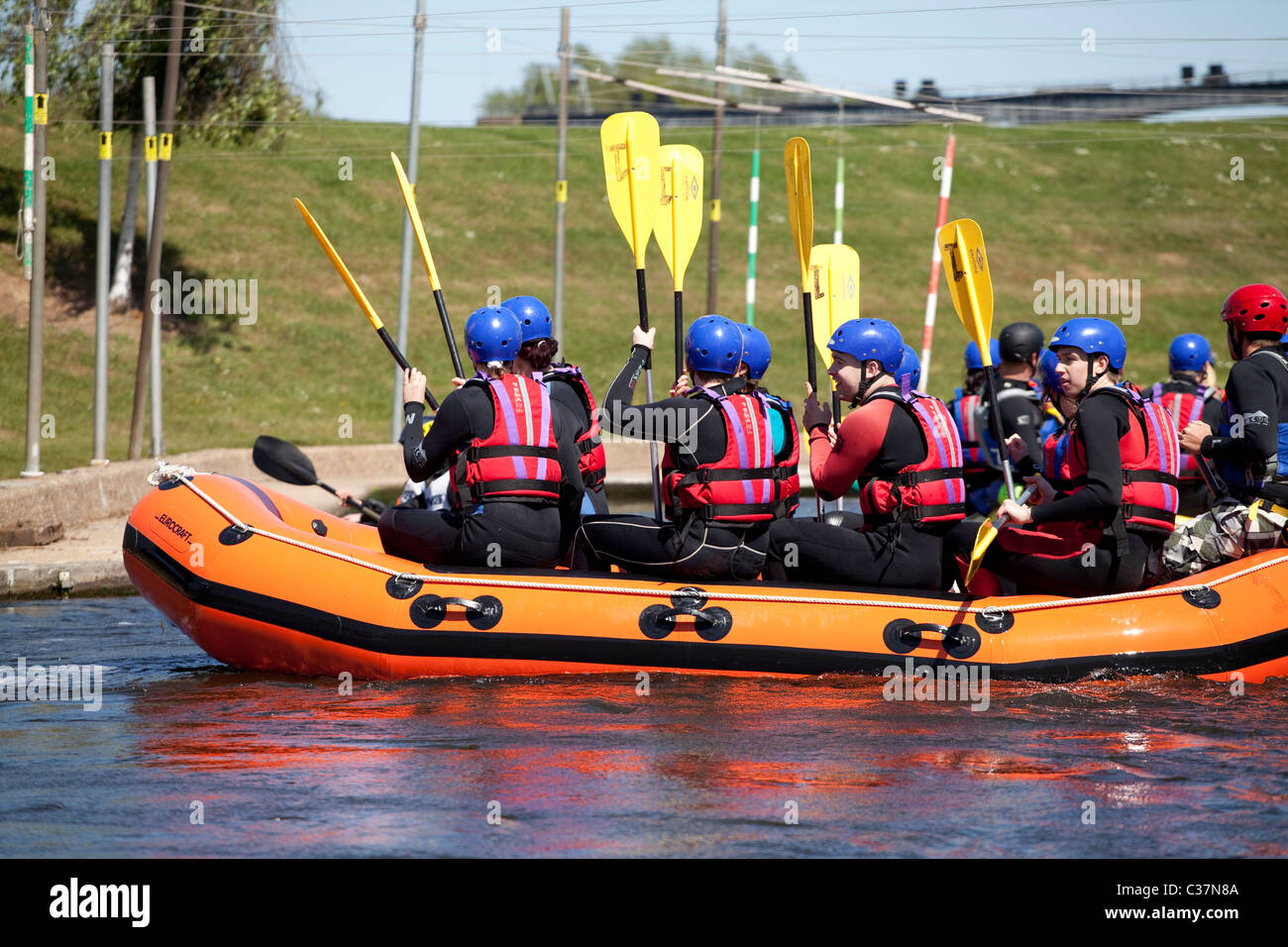 Rafting en eau au niveau national Water Sports Centre, Holme Pierrepoint, Nottingham England UK Banque D'Images