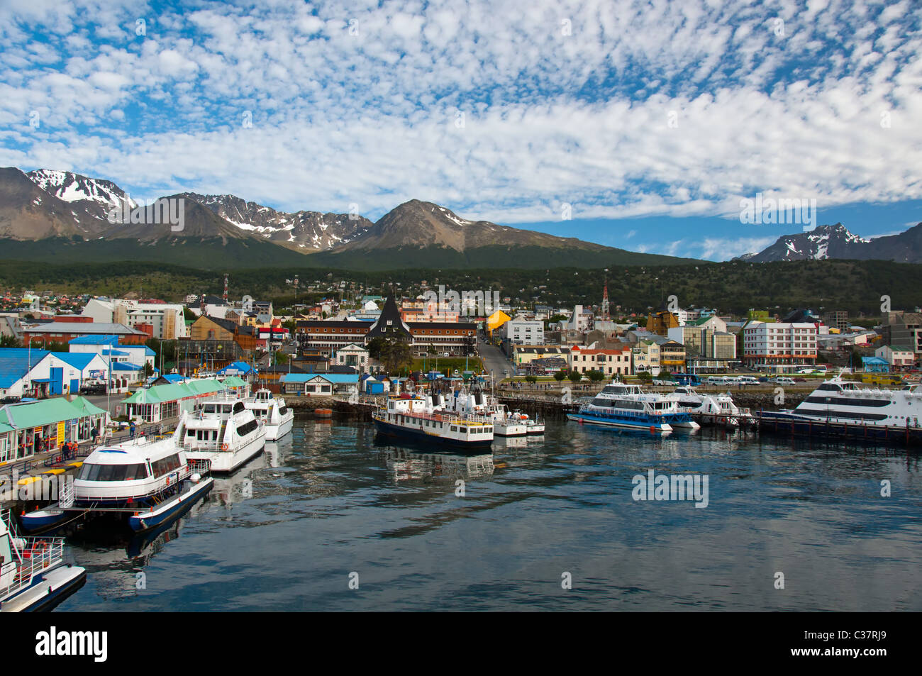 Ushuaia, Tierra del Fuego, argentine. les bateaux de ligne du port de passerelle vers l'Antarctique et la plus au sud de la ville dans le monde Banque D'Images