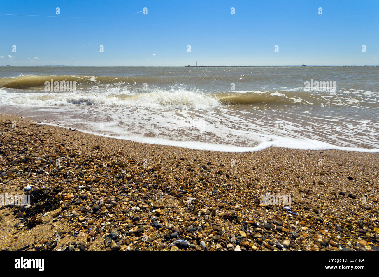 Un gros plan d'​​Waves la mer à la plage de Southend-on-Sea dans l'Essex, UK Banque D'Images